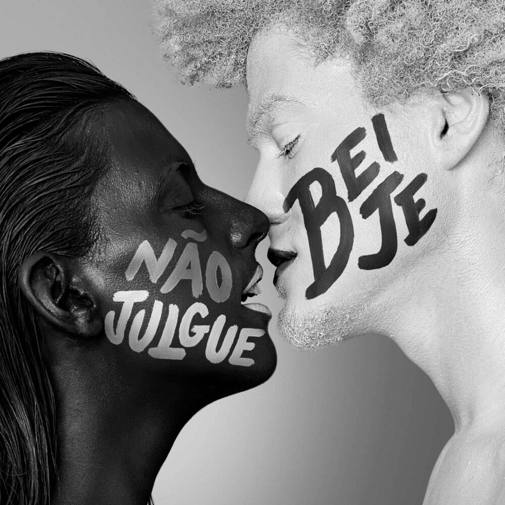 Beijo inter racial