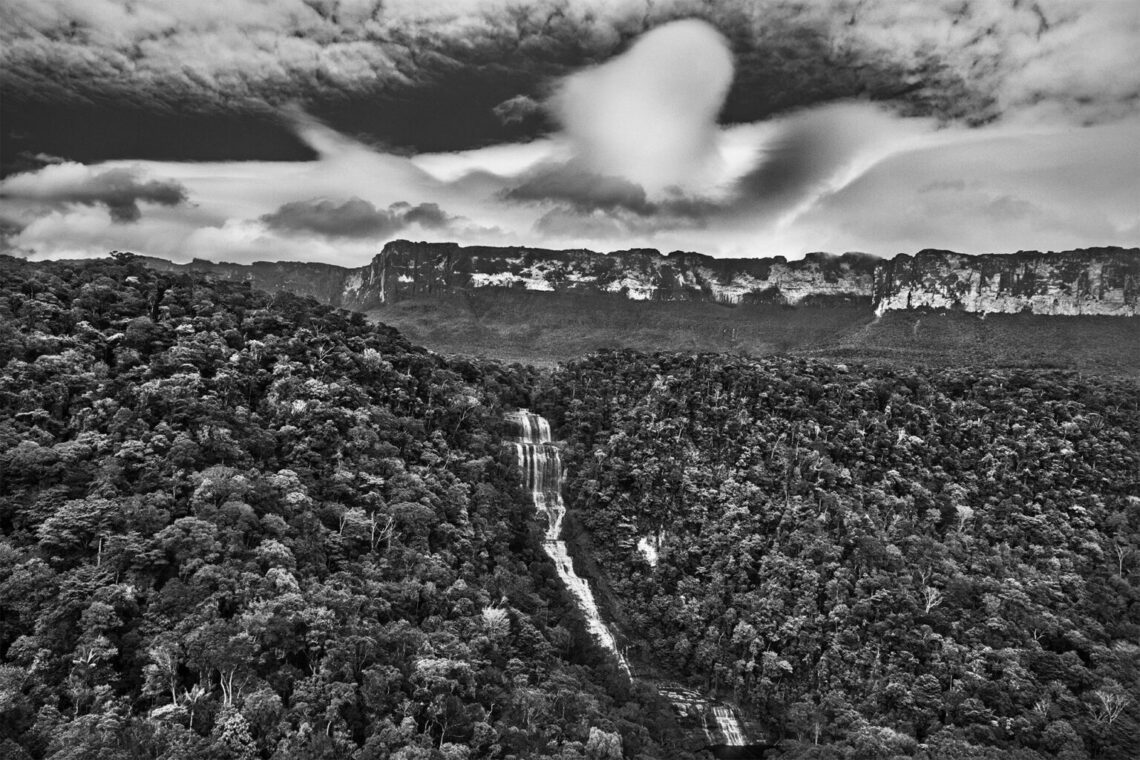 Amazônia, o novo livro de Sebastião Salgado pela Taschen