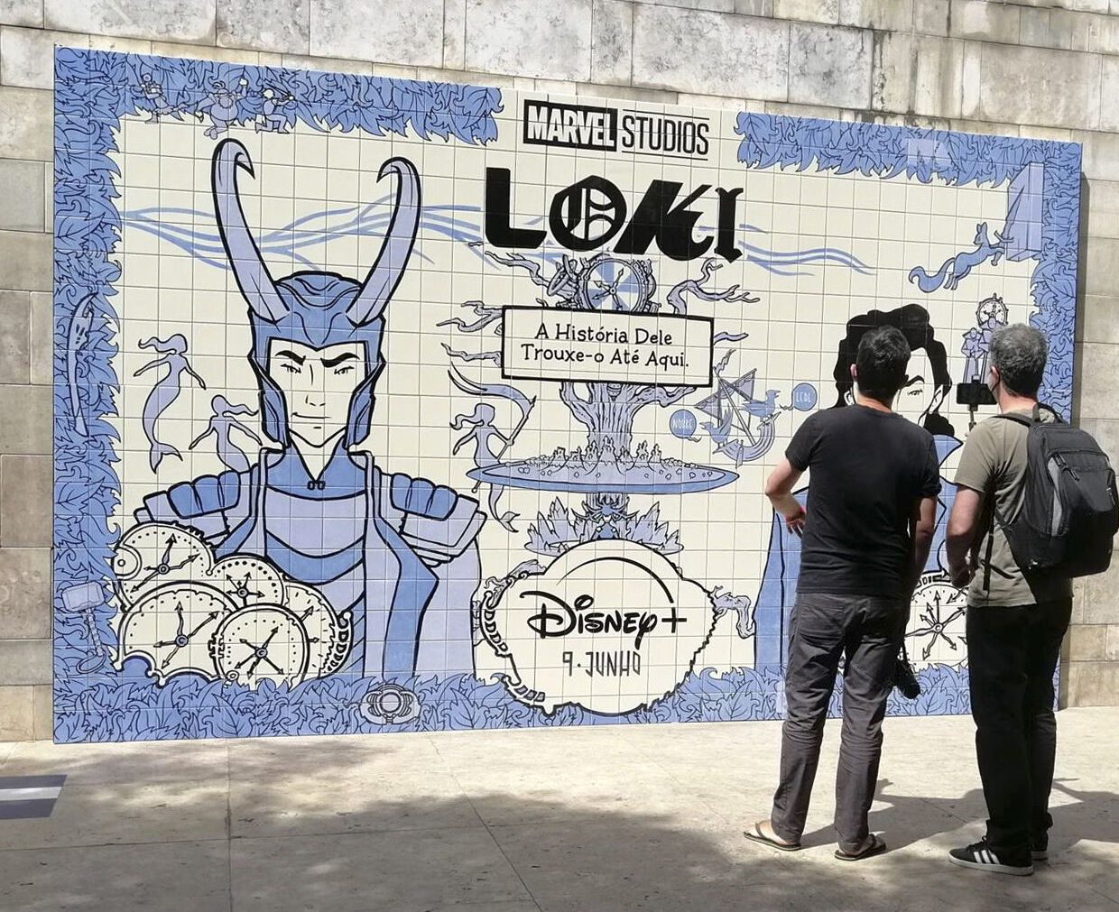 Loki em painel de 700 azulejos no metrô de Lisboa