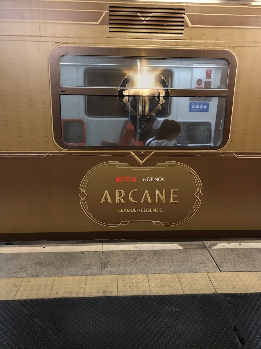 O VLT no RJ e trens em SP são transformados em elementos de ‘Arcane’